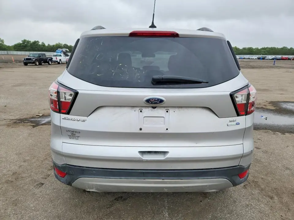 2018 FORD ESCAPE SE  