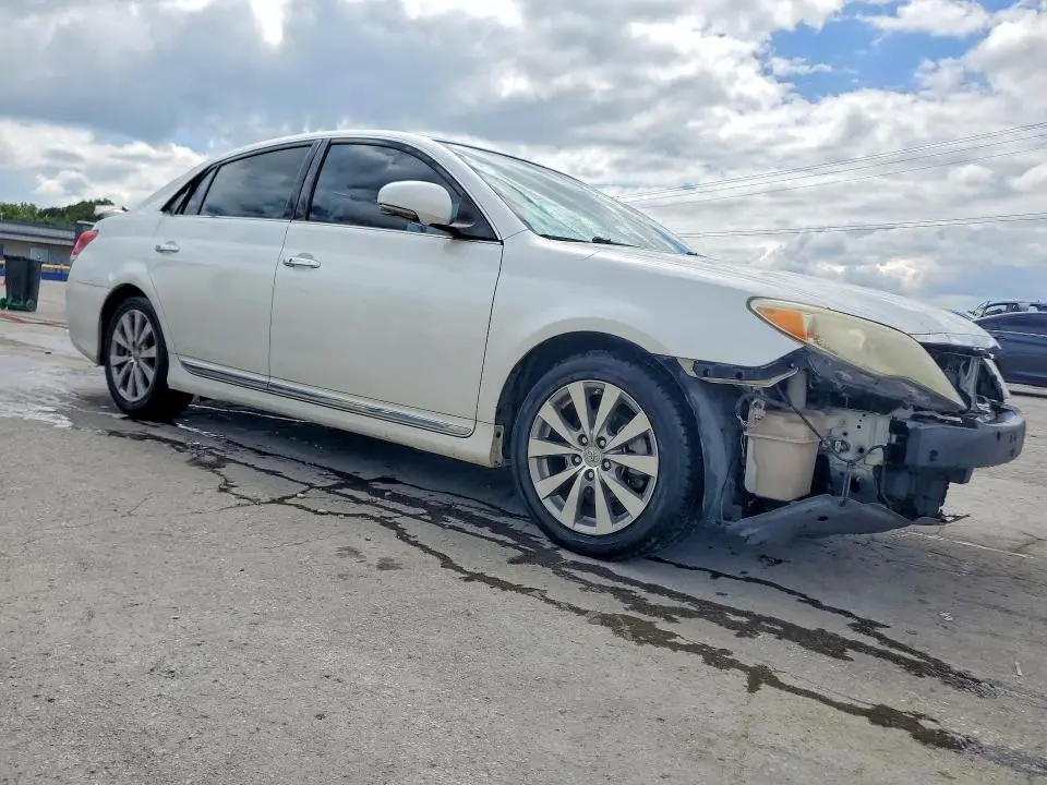 2011 TOYOTA AVALON LIMITED  