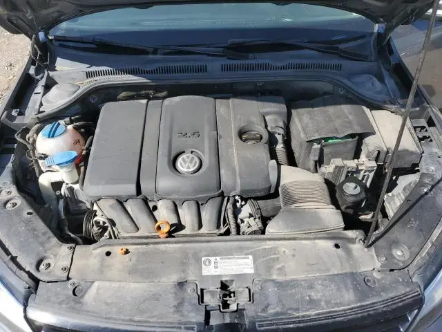 2011 VOLKSWAGEN JETTA SE  
