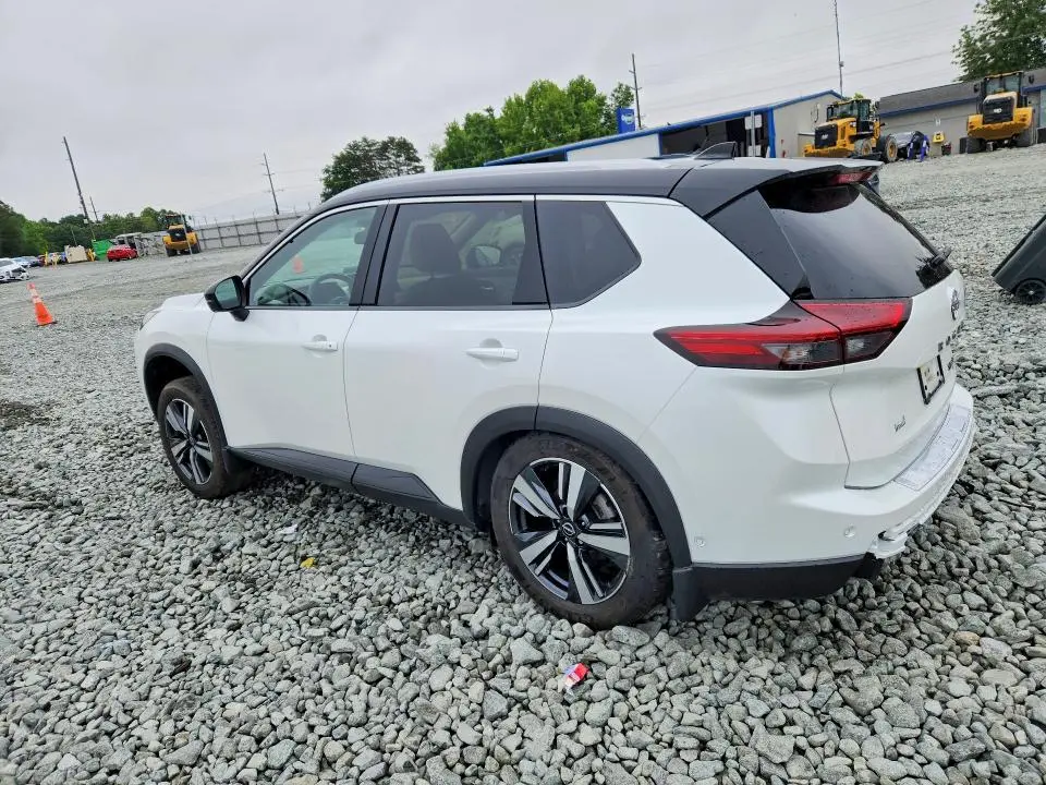 2024 NISSAN ROGUE SL  