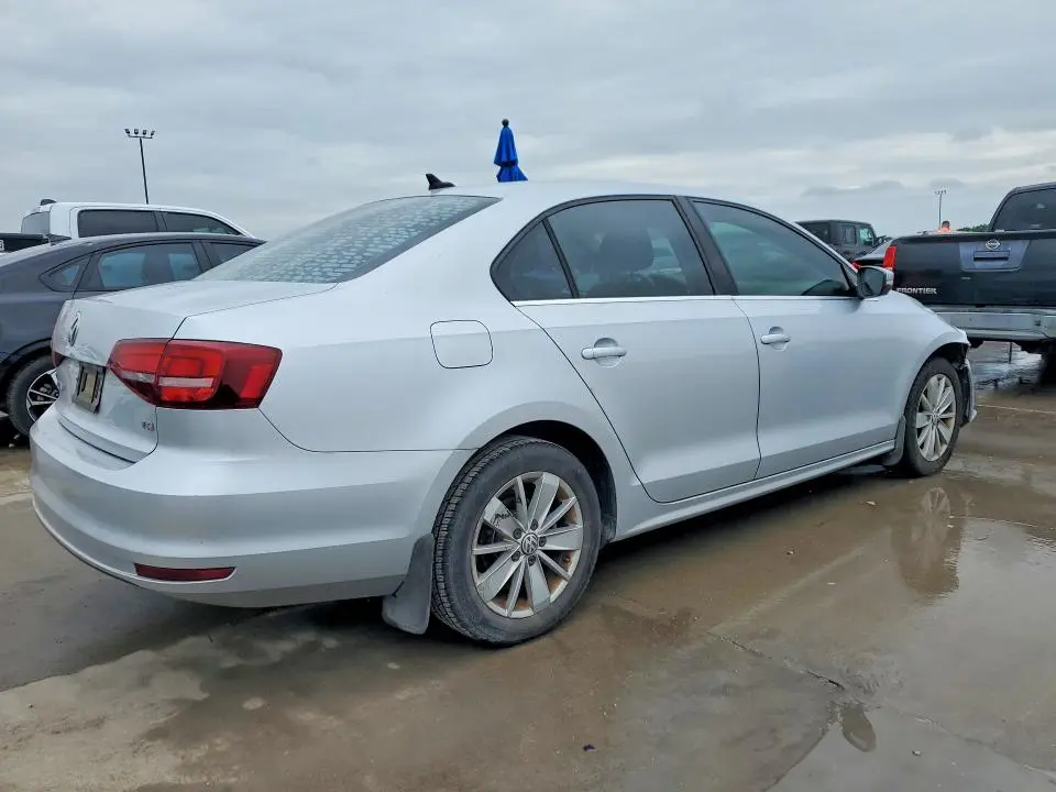 2016 VOLKSWAGEN JETTA SE  