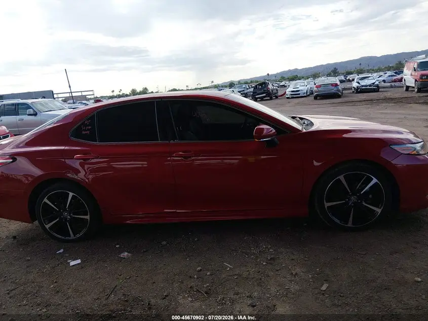 2019 TOYOTA CAMRY XSE