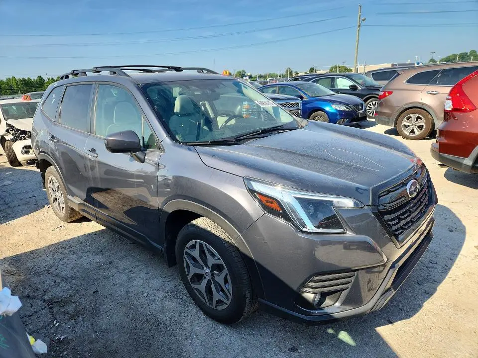 2023 SUBARU FORESTER PREMIUM  