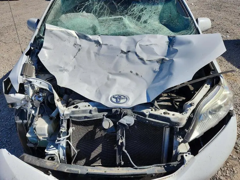 2013 TOYOTA SIENNA XLE 7-PASSENGER  