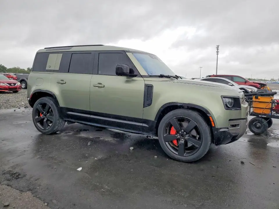 2022 LAND ROVER DEFENDER 110 X-DYNAMIC SE  
