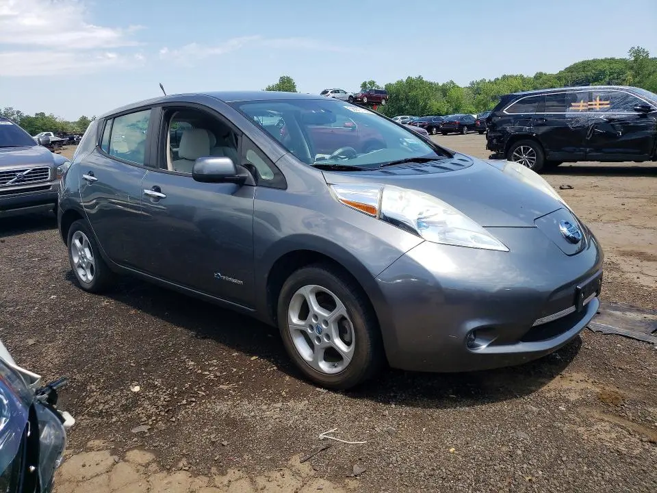 2014 NISSAN LEAF SV  