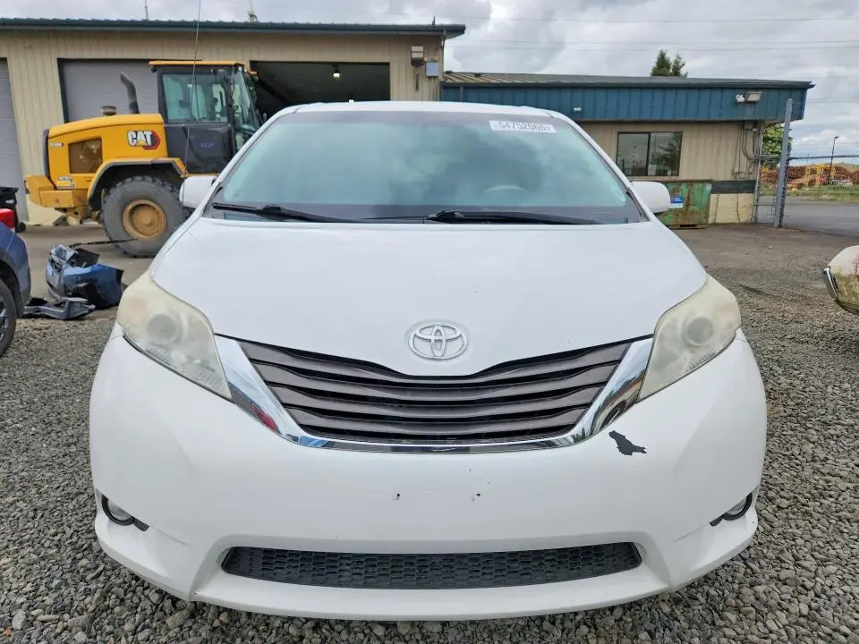 2011 TOYOTA SIENNA XLE 8-PASSENGER  