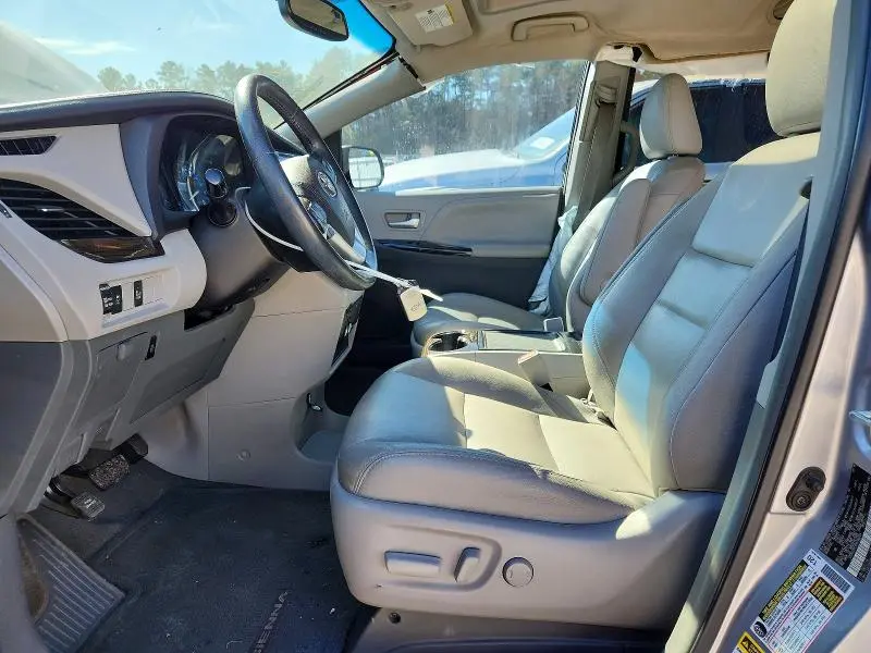 2017 TOYOTA SIENNA XLE 8-PASSENGER  