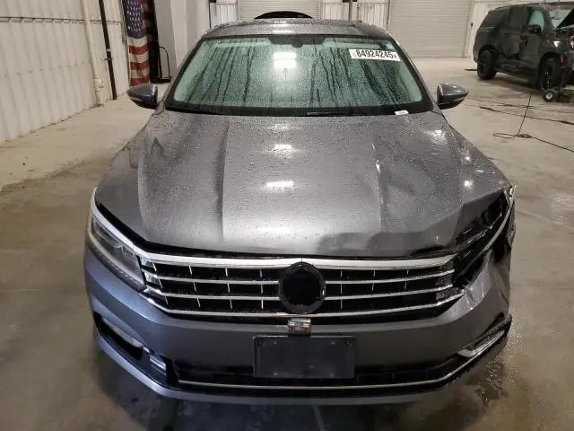 2017 VOLKSWAGEN PASSAT SE