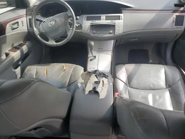 2010 TOYOTA AVALON XL  