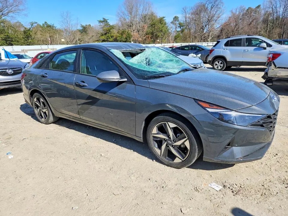 2023 HYUNDAI ELANTRA SEL  