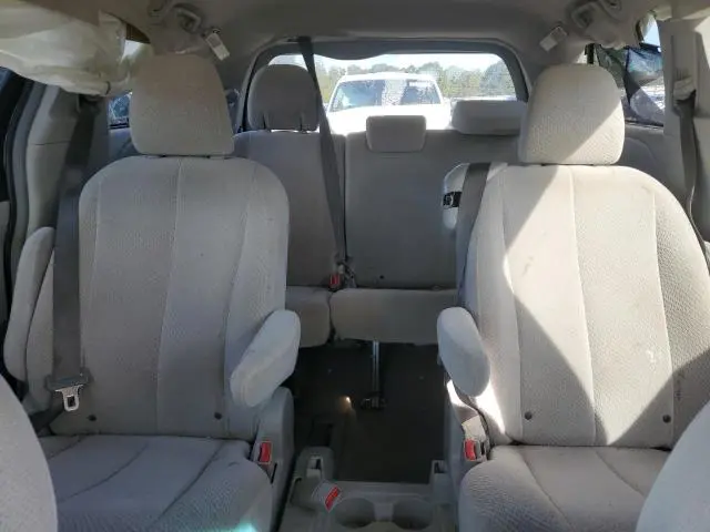 2013 TOYOTA SIENNA LE