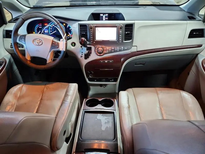 2011 TOYOTA SIENNA XLE 7-PASSENGER  