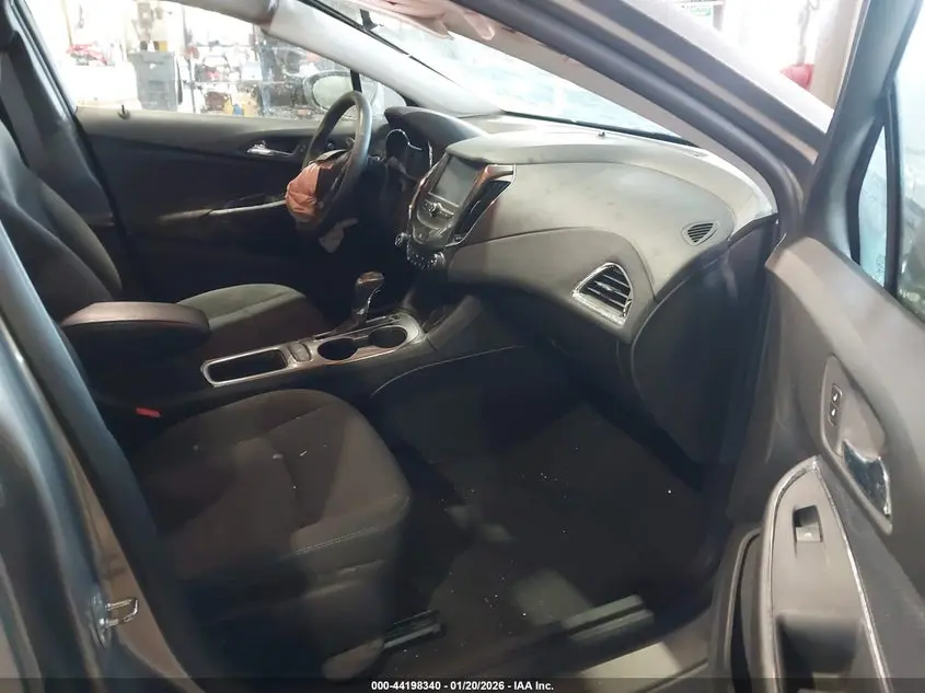 2017 CHEVROLET CRUZE LT AUTO