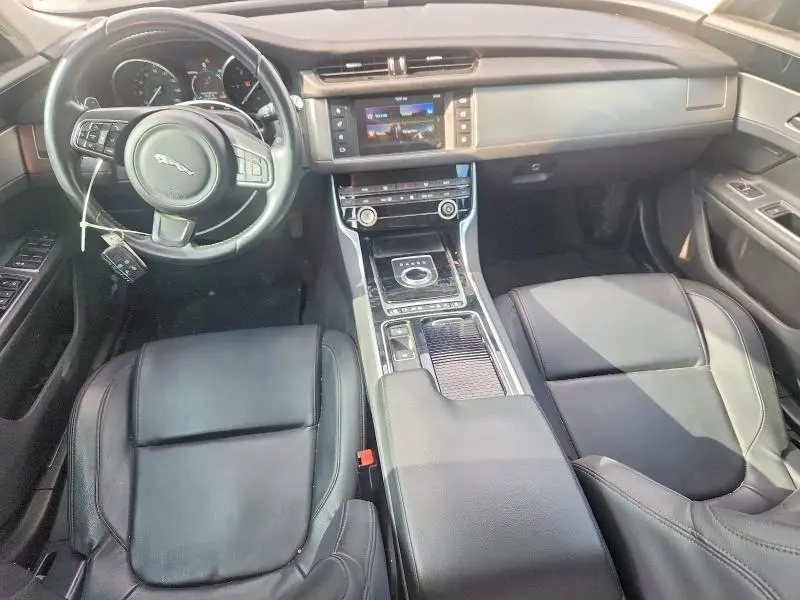 2017 JAGUAR XF PREMIUM  