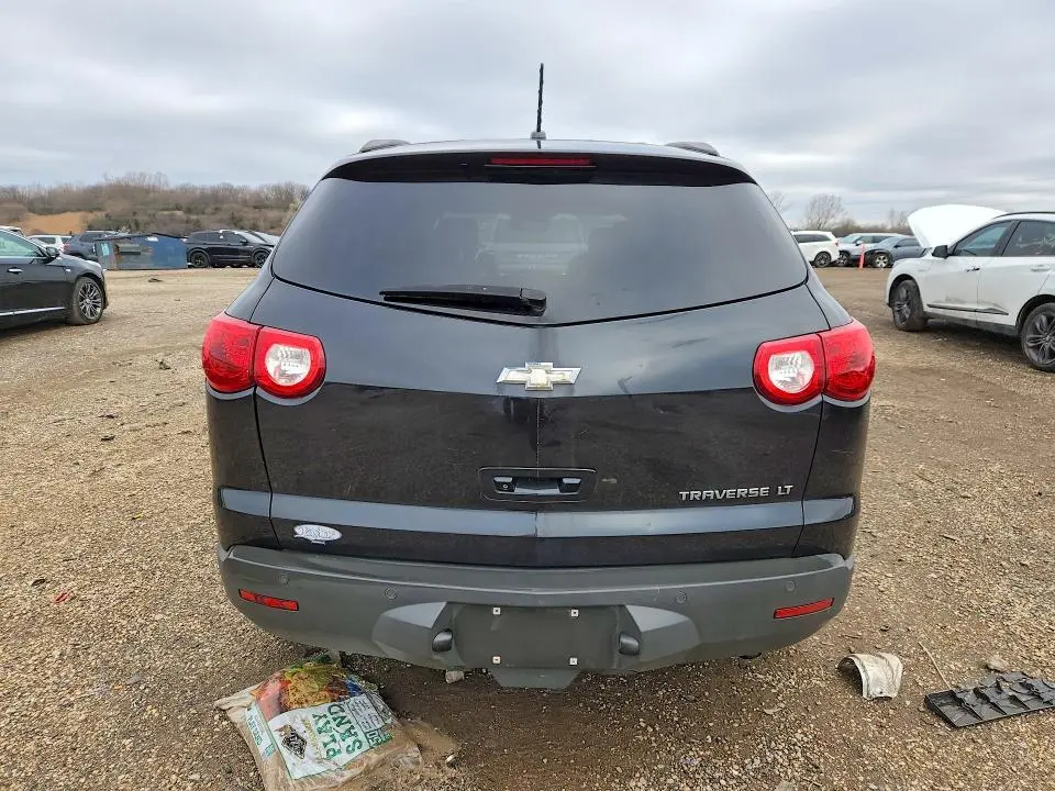 2011 CHEVROLET TRAVERSE LT  