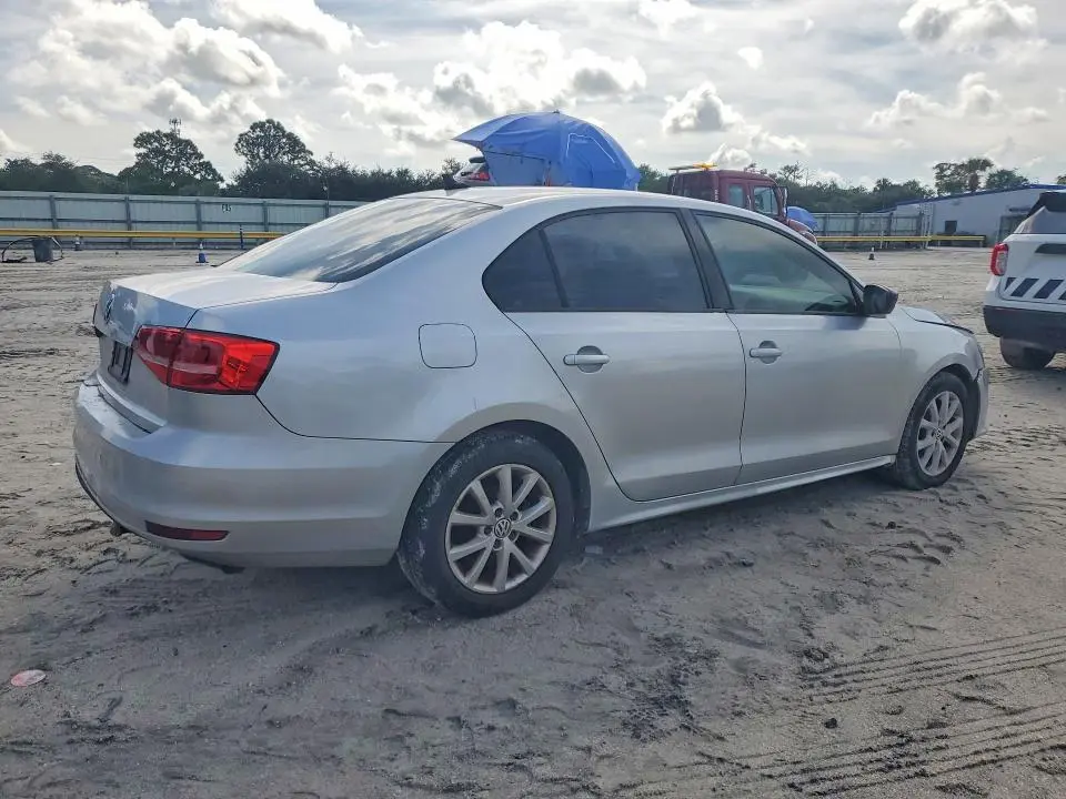 2015 VOLKSWAGEN JETTA SE  