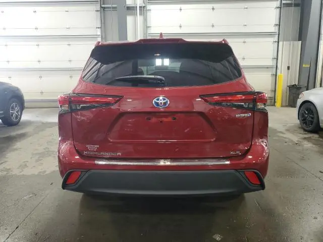 2022 TOYOTA HIGHLANDER HYBRID XLE  