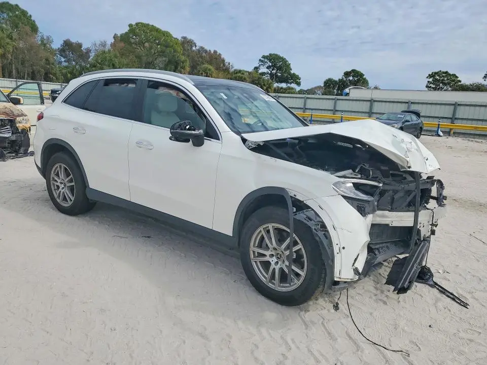 2023 MERCEDES-BENZ GLC 300 4MATIC  