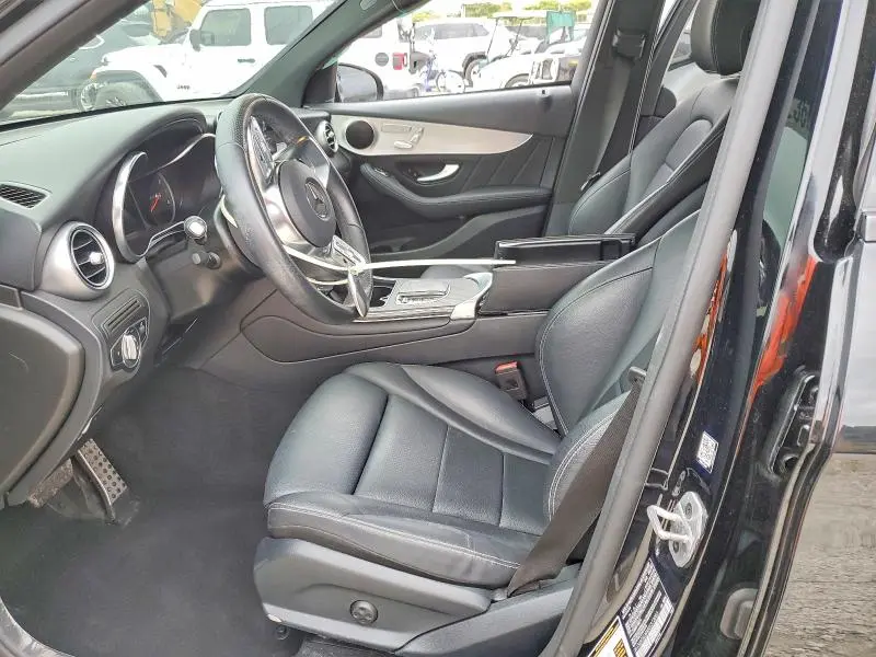 2022 MERCEDES-BENZ GLC 300  