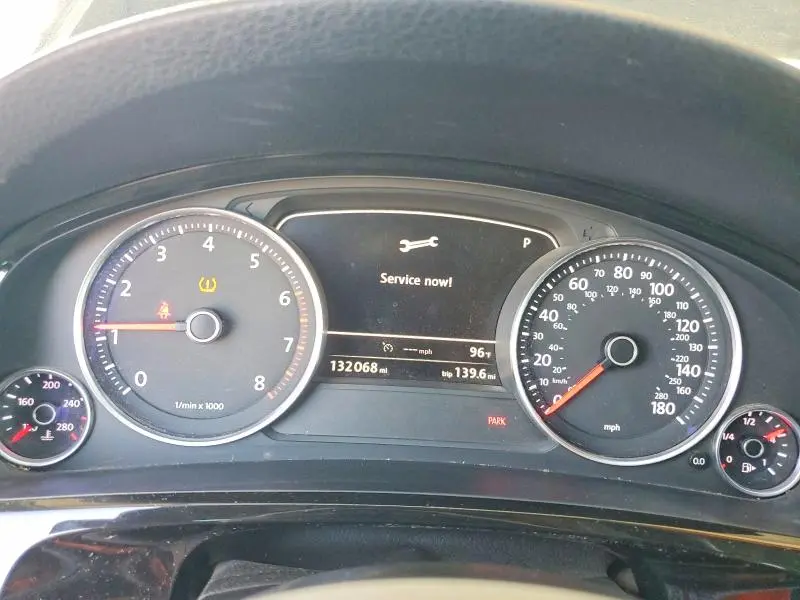 2013 VOLKSWAGEN TOUAREG V6  