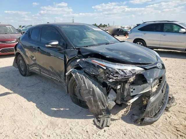 2021 TOYOTA C-HR XLE  