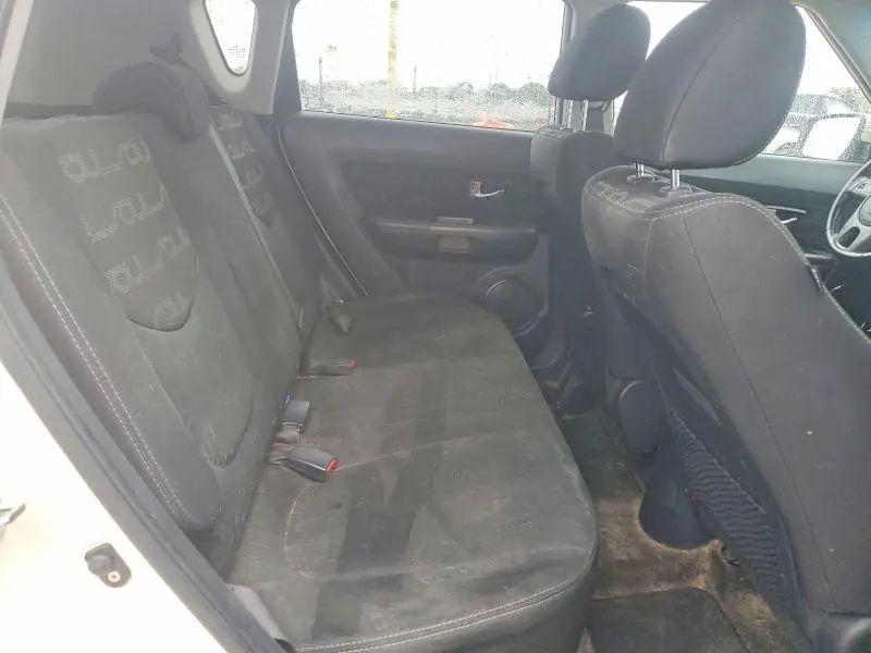 2013 KIA SOUL +  