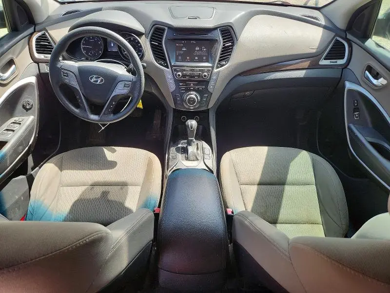 2018 HYUNDAI SANTA FE SE  
