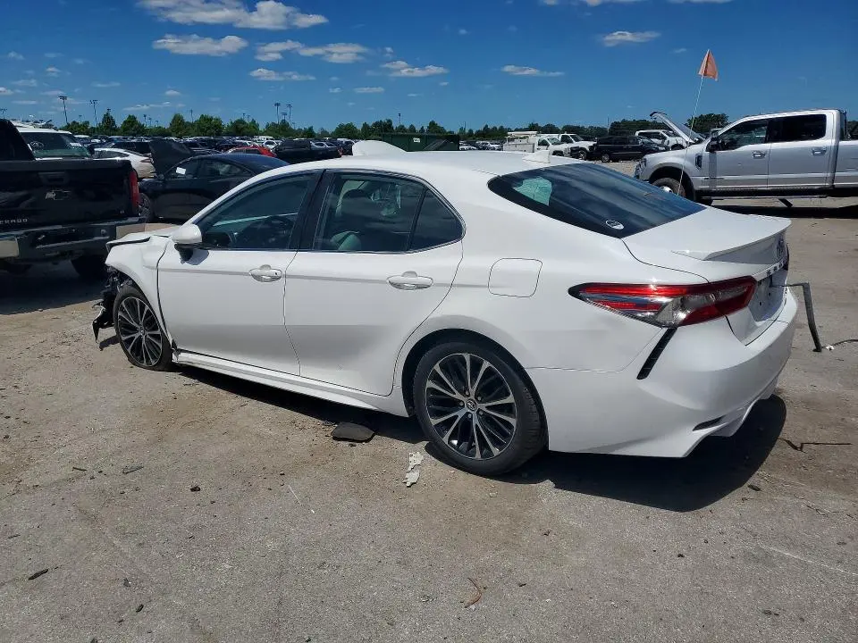 2019 TOYOTA CAMRY SE  