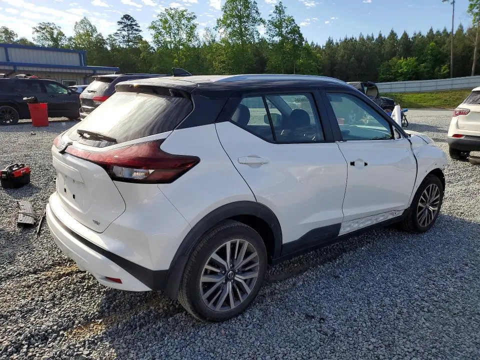 2021 NISSAN KICKS SV  