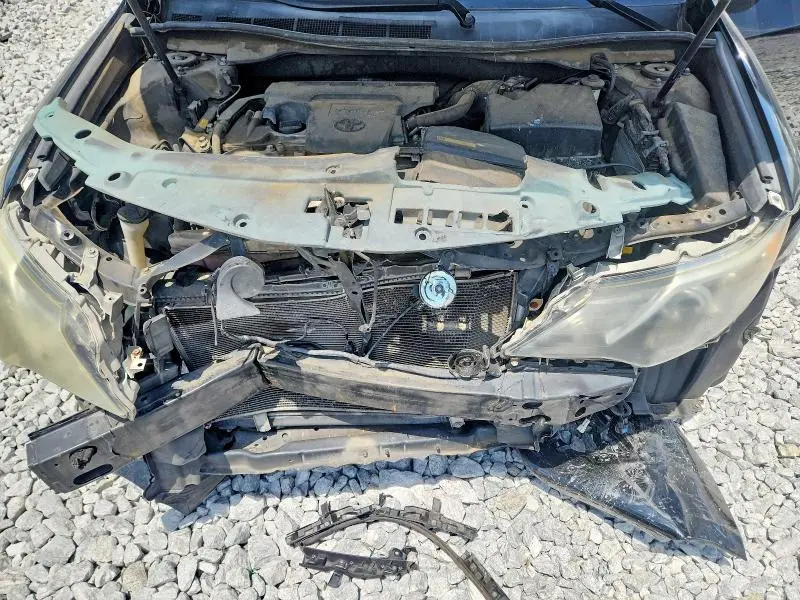 2014 TOYOTA CAMRY SE  