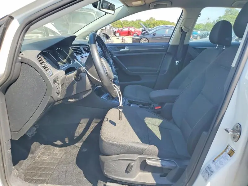 2018 VOLKSWAGEN E-GOLF SE  