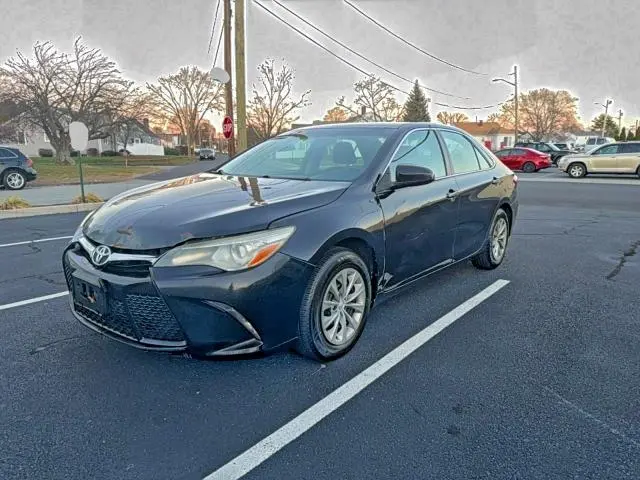 2015 TOYOTA CAMRY LE  