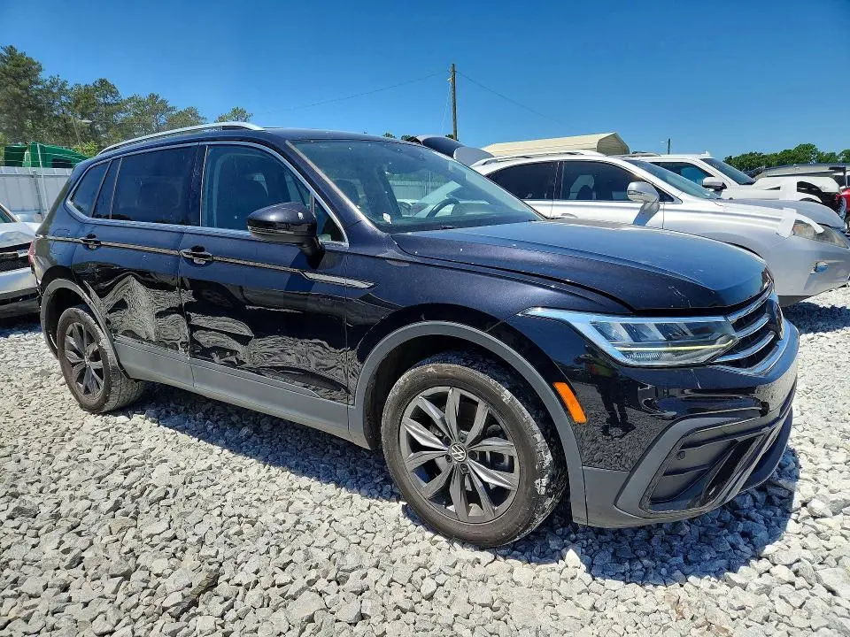 2022 VOLKSWAGEN TIGUAN SE  