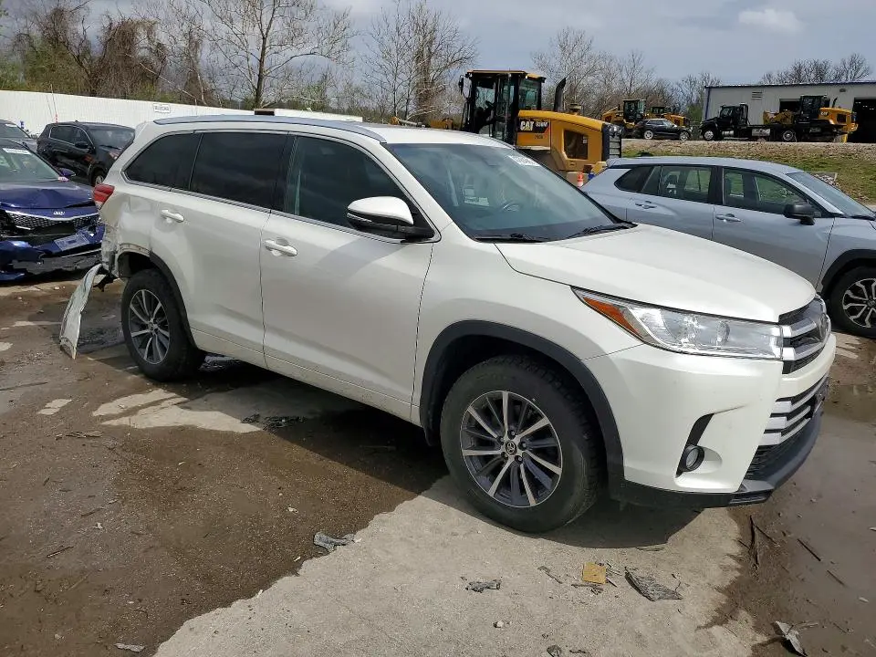 2017 TOYOTA HIGHLANDER XLE  