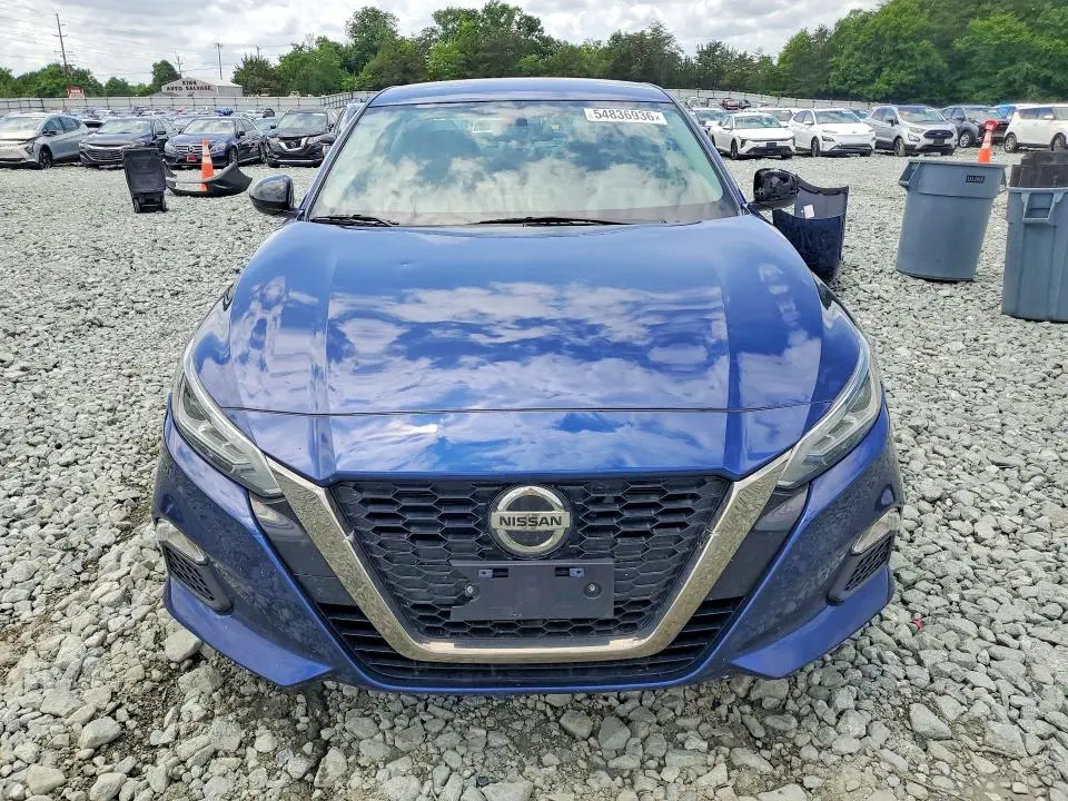 2019 NISSAN ALTIMA SR  