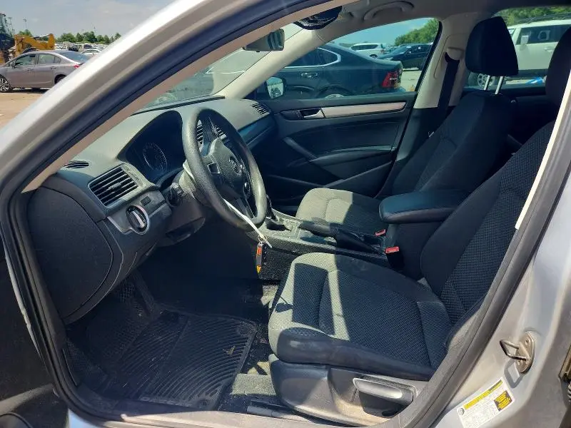 2013 VOLKSWAGEN PASSAT S  