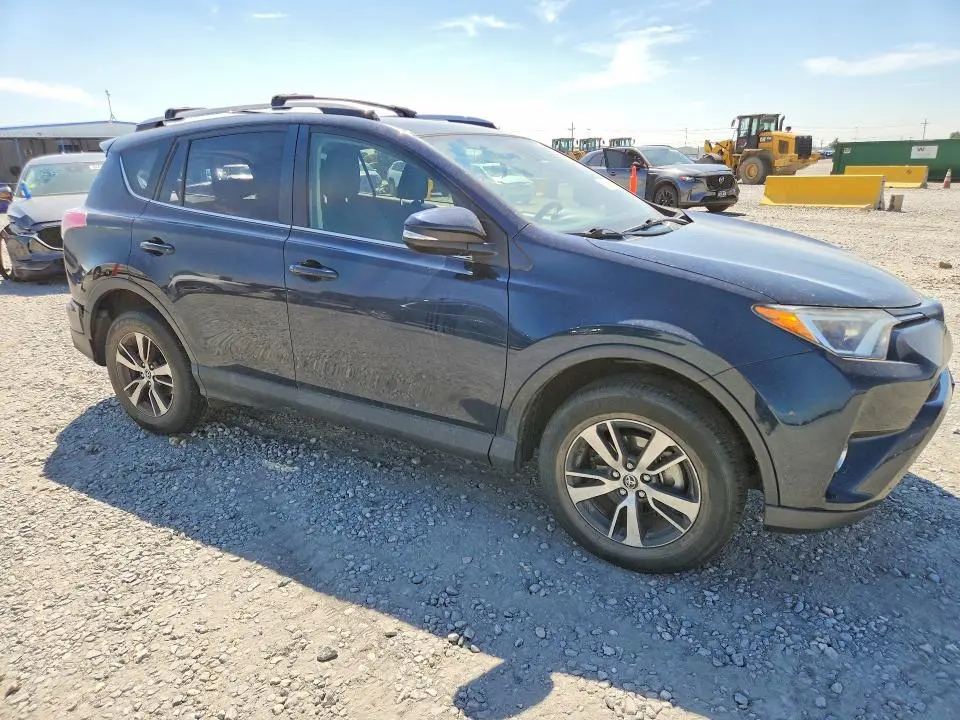 2017 TOYOTA RAV4 XLE  