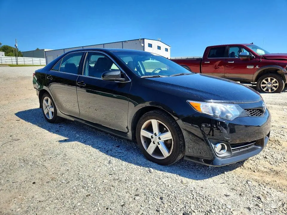 2012 TOYOTA CAMRY SE  