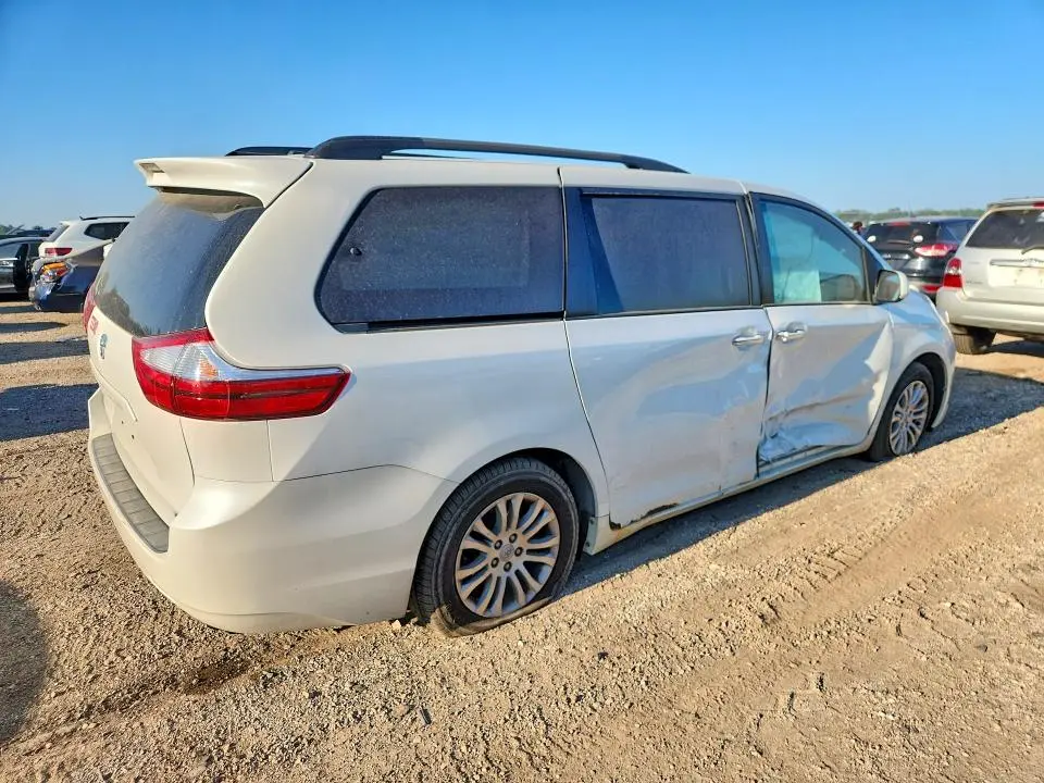 2017 TOYOTA SIENNA XLE 8-PASSENGER  