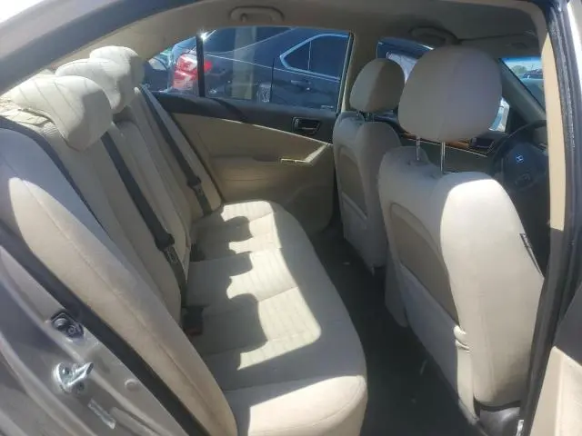2010 HYUNDAI SONATA GLS  