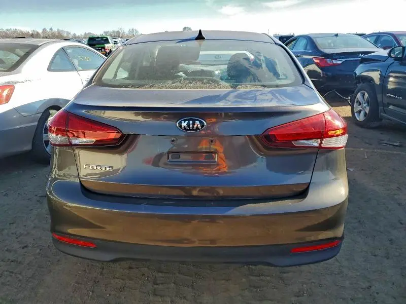 2017 KIA FORTE LX  