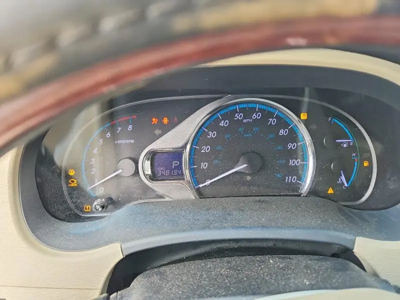 2011 TOYOTA SIENNA LIMITED 7-PASSENGER  