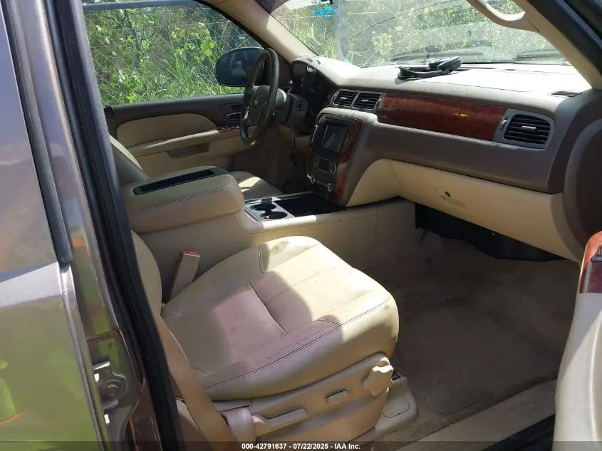 2011 CHEVROLET TAHOE LT