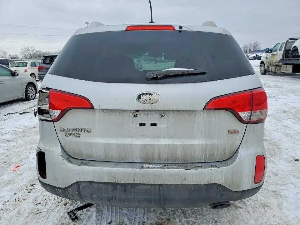 2015 KIA SORENTO LX  