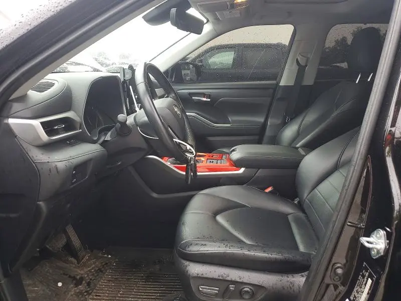 2020 TOYOTA HIGHLANDER XLE  