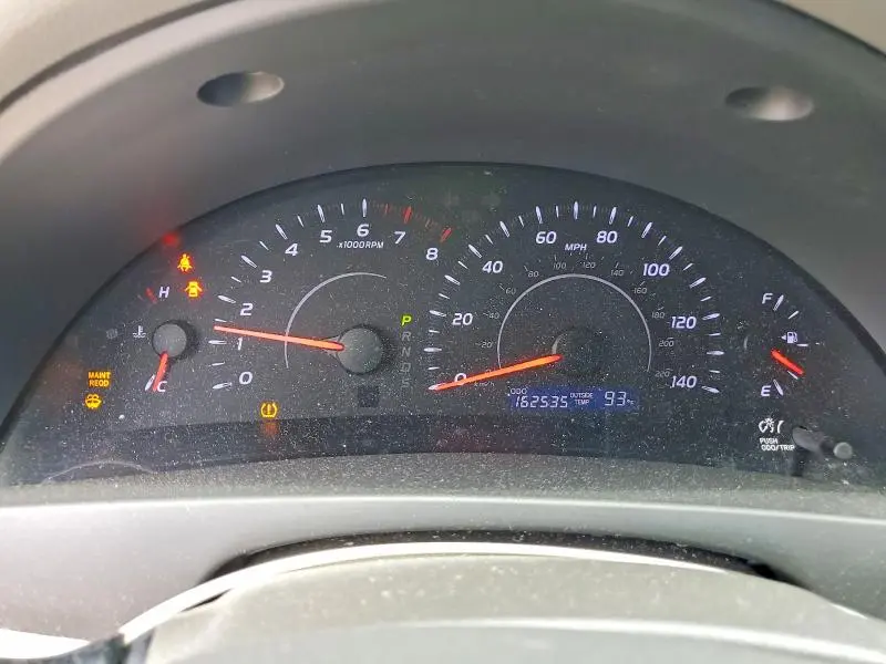 2010 TOYOTA CAMRY LE  
