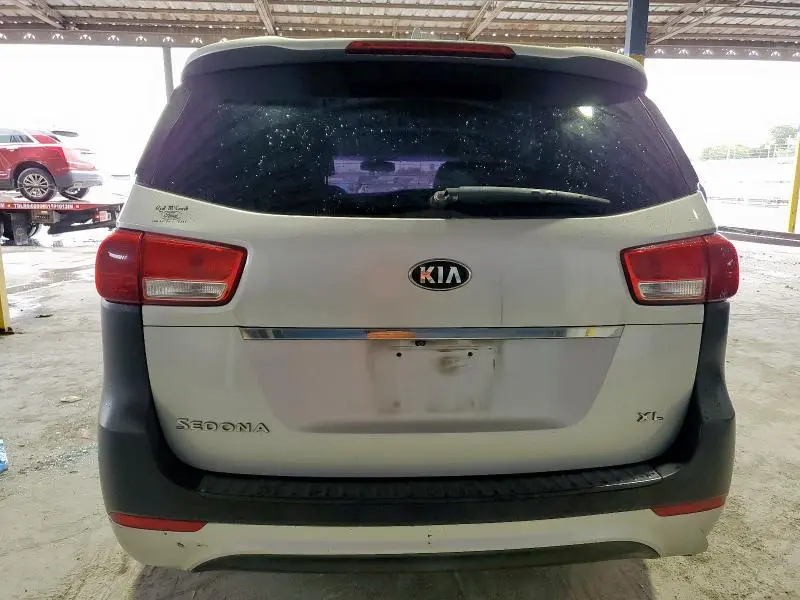 2016 KIA SEDONA LX  
