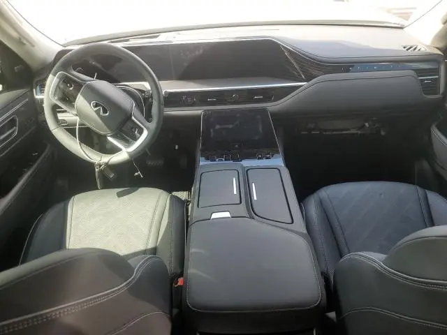 2025 INFINITI QX80 LUXE  