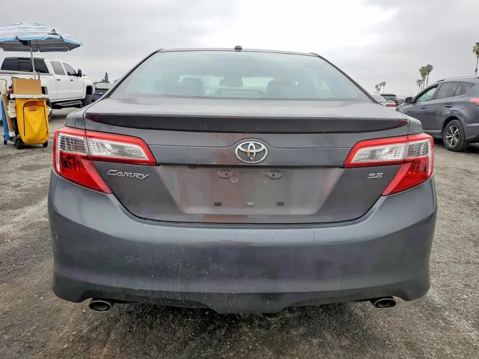 2013 TOYOTA CAMRY SE V6  